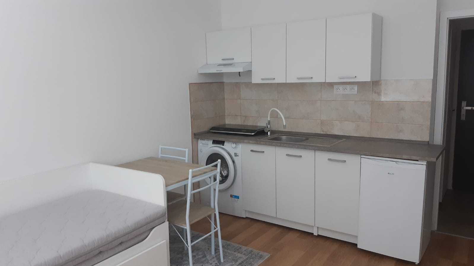 Prenájom  kompletne zariadenej garsónky