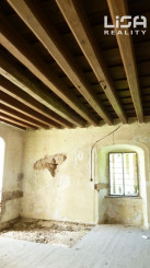 Kaštieľ v srdci malebnej prírody - na predaj idylické sídlo s rozsiahlym pozemkom