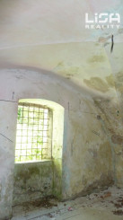 Kaštieľ v srdci malebnej prírody - na predaj idylické sídlo s rozsiahlym pozemkom