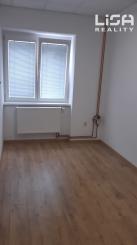 Prenájom kancelárskych priestorov  v exponovanej časti Bánovce nad Bebravou