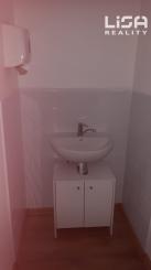 Prenájom kancelárskych priestorov  v exponovanej časti Bánovce nad Bebravou