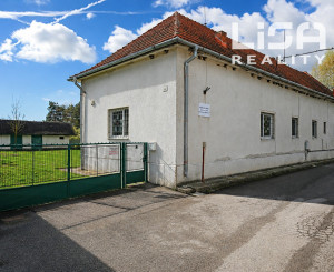 Hľadáte priestorovo veľkorysý dom v pôvodnom stave s možnosťou rekonštrukcie na bývanie?