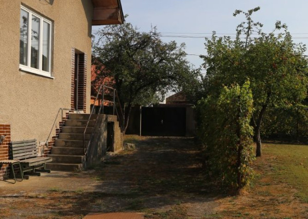 R E Z E R V O V A N É !!!   Hľadáte bývanie v rodinnom dome v širšom centre Bánoviec nad Bebravou?