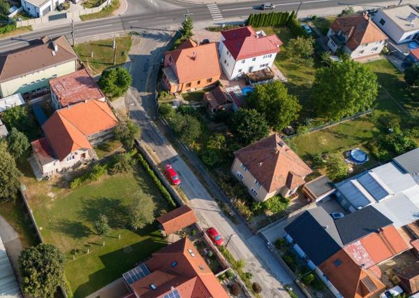 R E Z E R V O V A N É !!!   Hľadáte bývanie v rodinnom dome v širšom centre Bánoviec nad Bebravou?