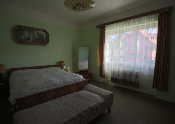 R E Z E R V O V A N É !!!   Hľadáte bývanie v rodinnom dome v širšom centre Bánoviec nad Bebravou?