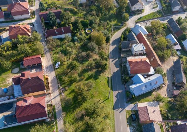 Pozemok na bývanie v podhorí – ideálne pre váš nový dom-chalupu!