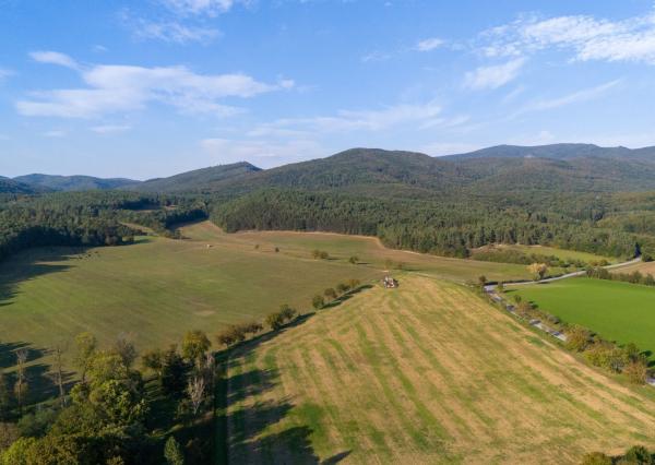 Pozemok na bývanie v podhorí – ideálne pre váš nový dom-chalupu!
