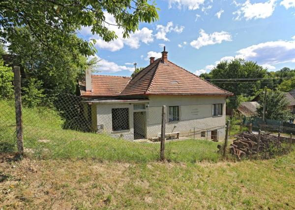 REZERVOVANÉ !!!!! Únik z mesta: Rodinný dom v nádhernej podhorskej prírode s potenciálom premeny