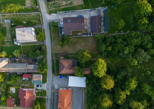 REZERVOVANÉ !!!!! Únik z mesta: Rodinný dom v nádhernej podhorskej prírode s potenciálom premeny