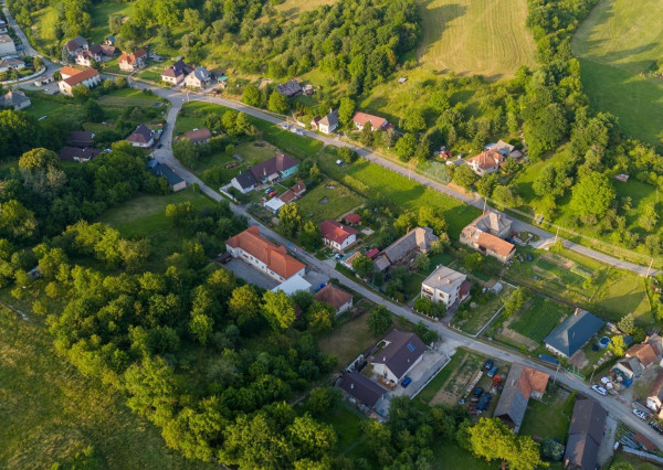 REZERVOVANÉ !!!!! Únik z mesta: Rodinný dom v nádhernej podhorskej prírode s potenciálom premeny
