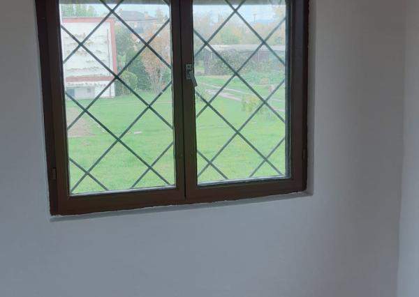 Hľadáte únik z ruchu mesta  s vlastnením kúsku prírody priamo v meste ? Komplet zrekonštruovaná záhradná chatka so studňou na pozemku!