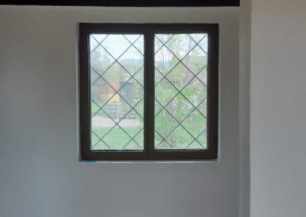 Hľadáte únik z ruchu mesta  s vlastnením kúsku prírody priamo v meste ? Komplet zrekonštruovaná záhradná chatka so studňou na pozemku!