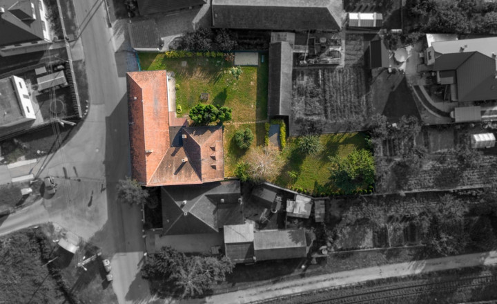 Hľadáte priestorovo veľkorysý dom v pôvodnom stave s možnosťou rekonštrukcie na bývanie? - fotografia 2