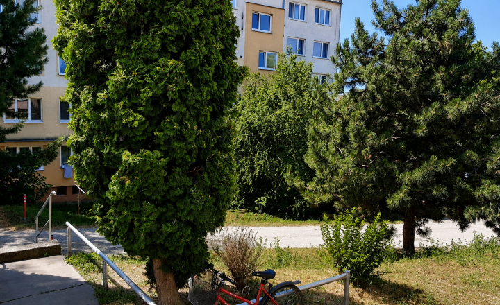 REZERVOVANÉ !!!!  Svetlý 1-izbový byt  kompletne zariadený - fotografia 9